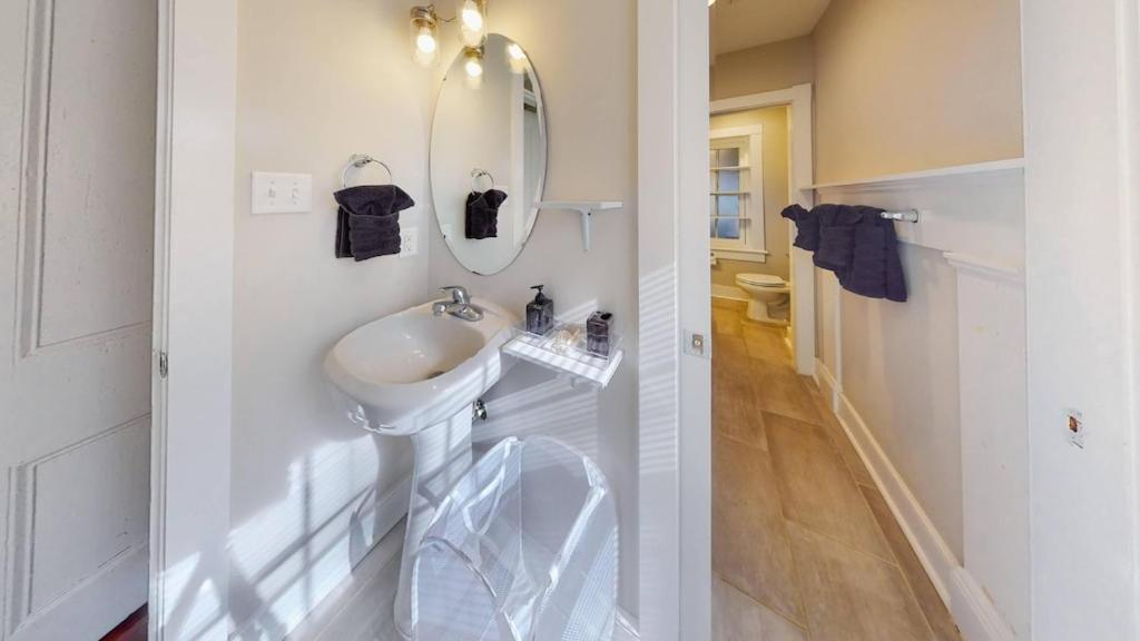 New! Renovated Townhome W/ Putting Green & Patio! Richmond Exteriér fotografie