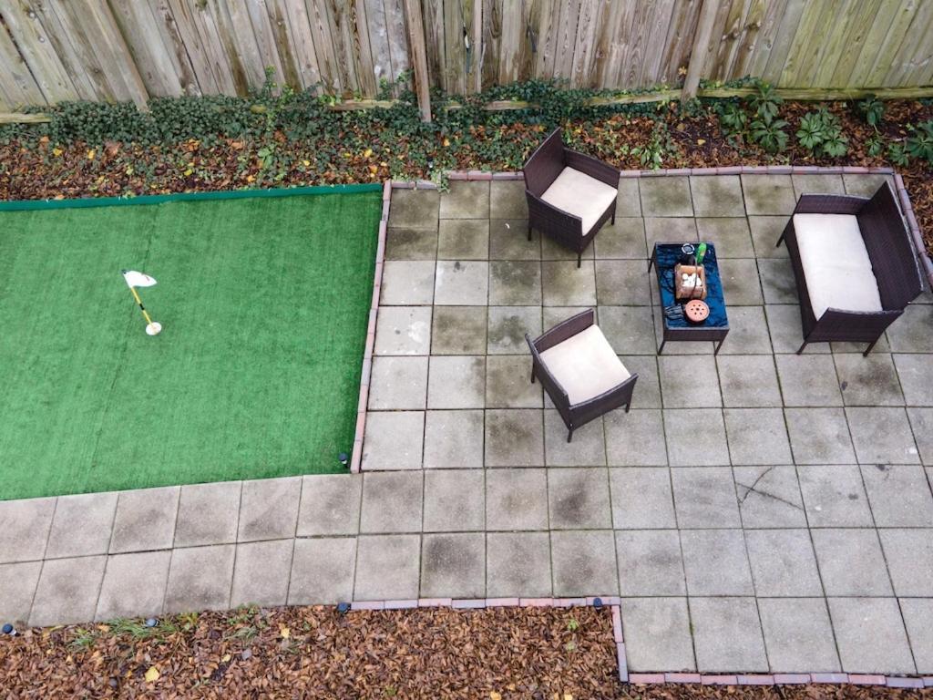 New! Renovated Townhome W/ Putting Green & Patio! Richmond Exteriér fotografie