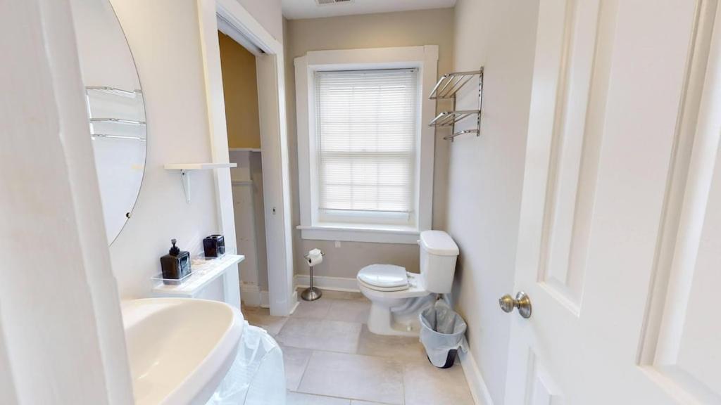 New! Renovated Townhome W/ Putting Green & Patio! Richmond Exteriér fotografie