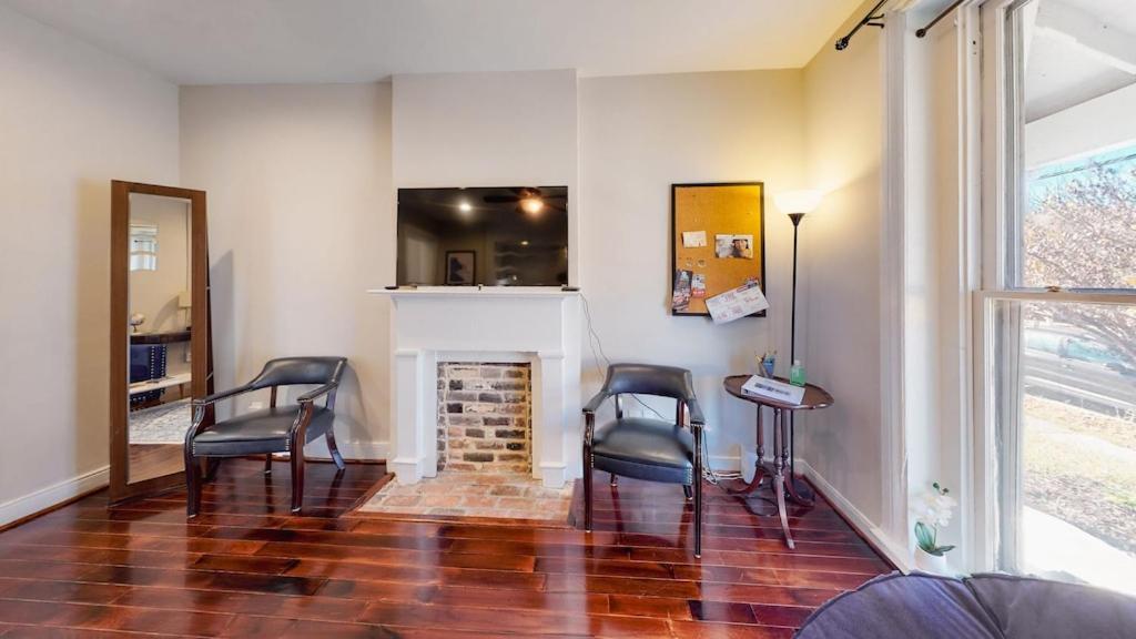 New! Renovated Townhome W/ Putting Green & Patio! Richmond Exteriér fotografie
