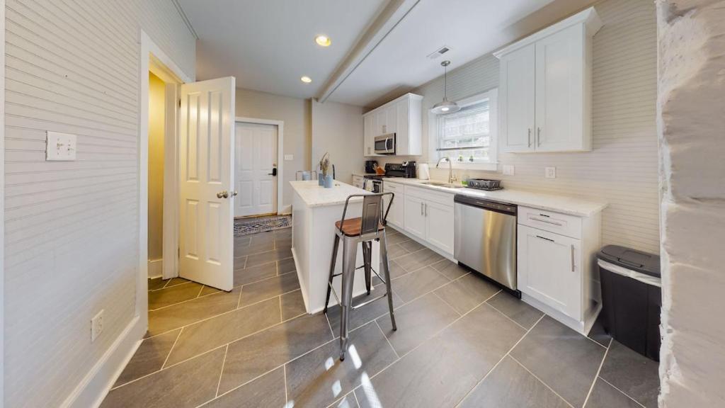 New! Renovated Townhome W/ Putting Green & Patio! Richmond Exteriér fotografie