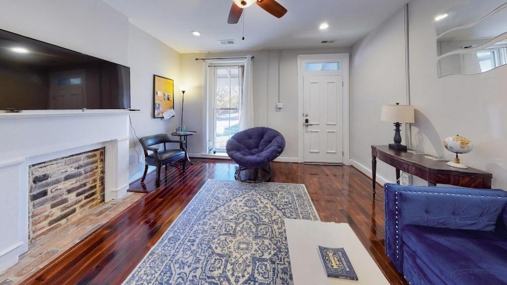 New! Renovated Townhome W/ Putting Green & Patio! Richmond Exteriér fotografie