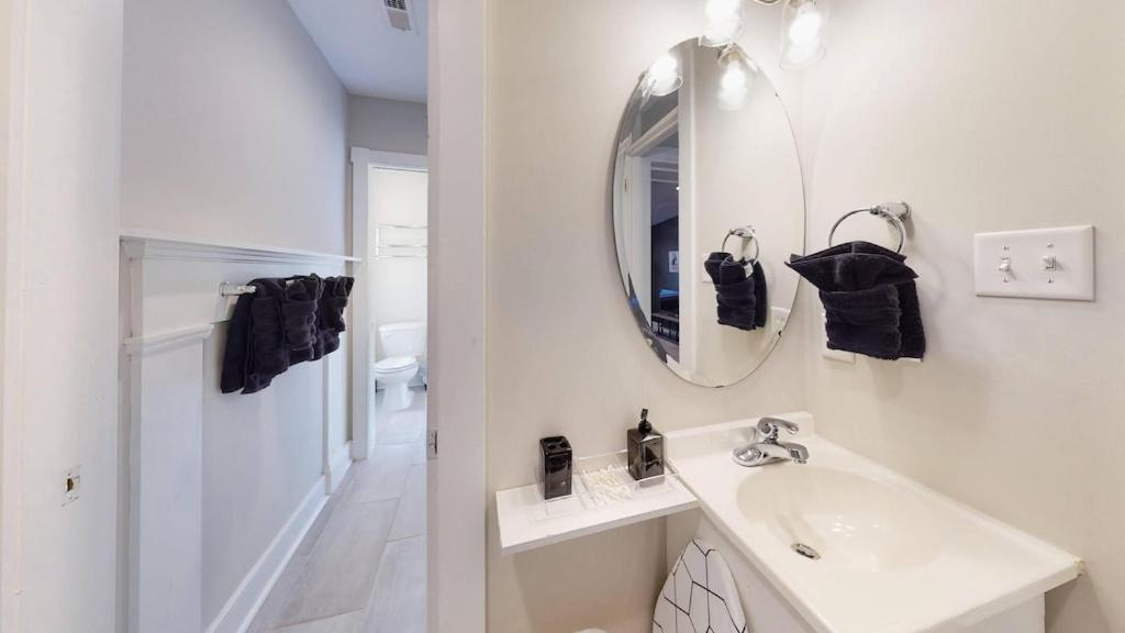 New! Renovated Townhome W/ Putting Green & Patio! Richmond Exteriér fotografie
